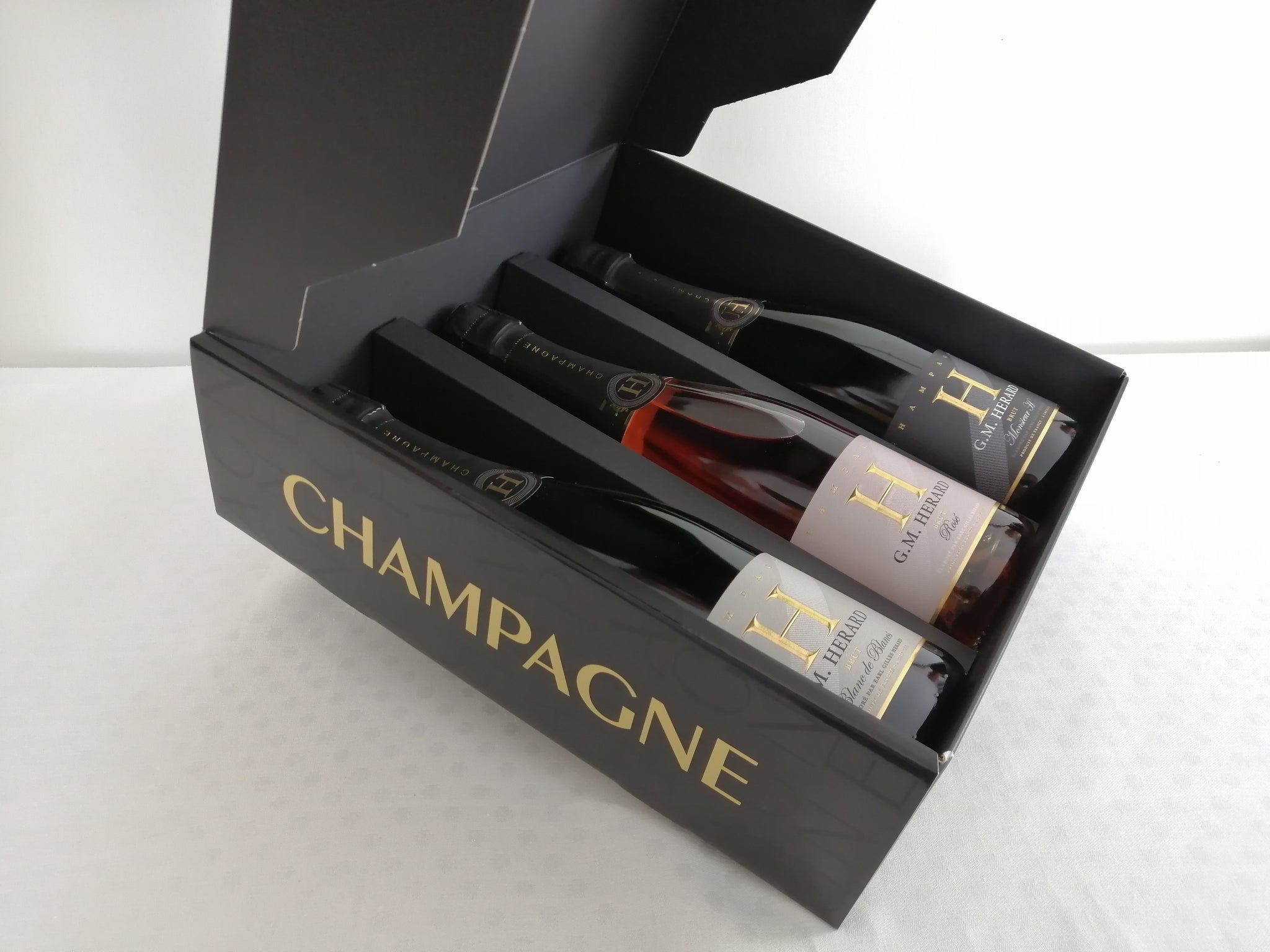 Coffret cadeau Champagne 3 bouteilles pour découvrir toutes les expressions  du Champagne